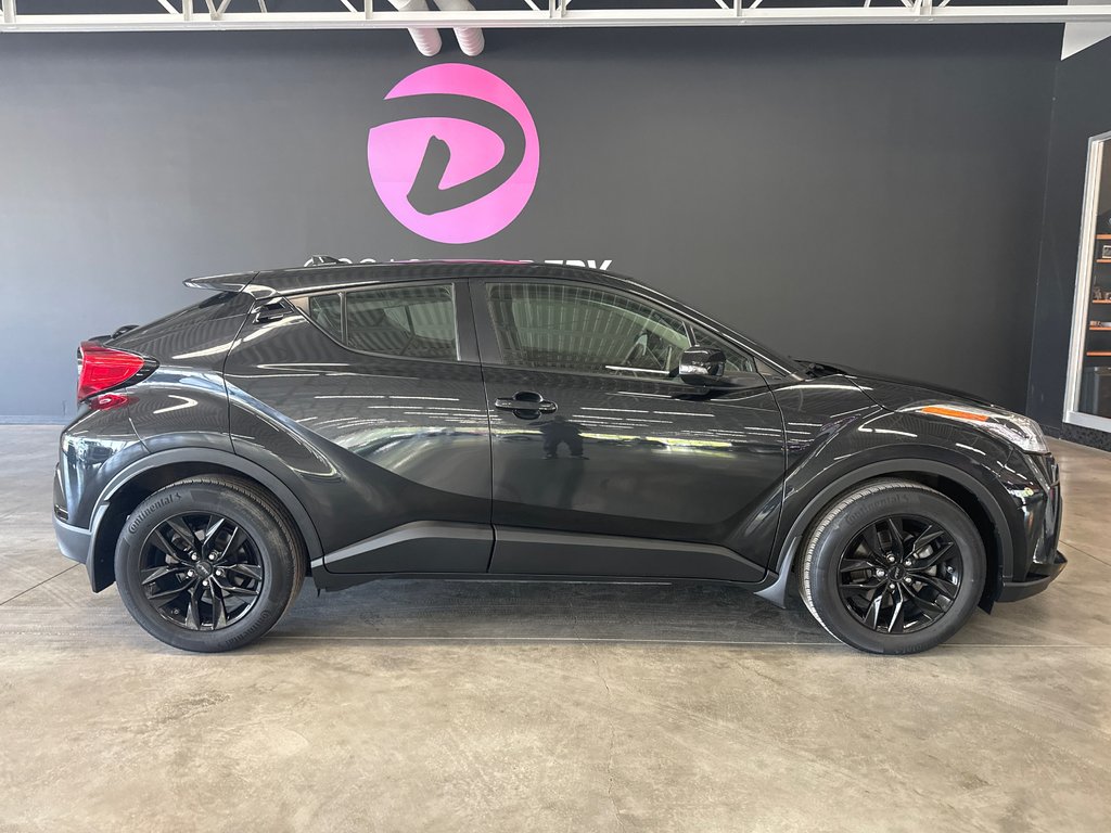 2022 Toyota C-HR LE in Saint-Jean-Sur-Richelieu, Quebec - 1 - w1024h768px
