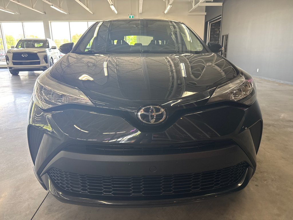 2022 Toyota C-HR LE in Saint-Jean-Sur-Richelieu, Quebec - 3 - w1024h768px
