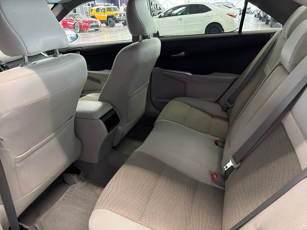 Toyota Camry Hybrid LE 2013 à Saint-Jean-Sur-Richelieu, Québec - 13 - w1024h768px