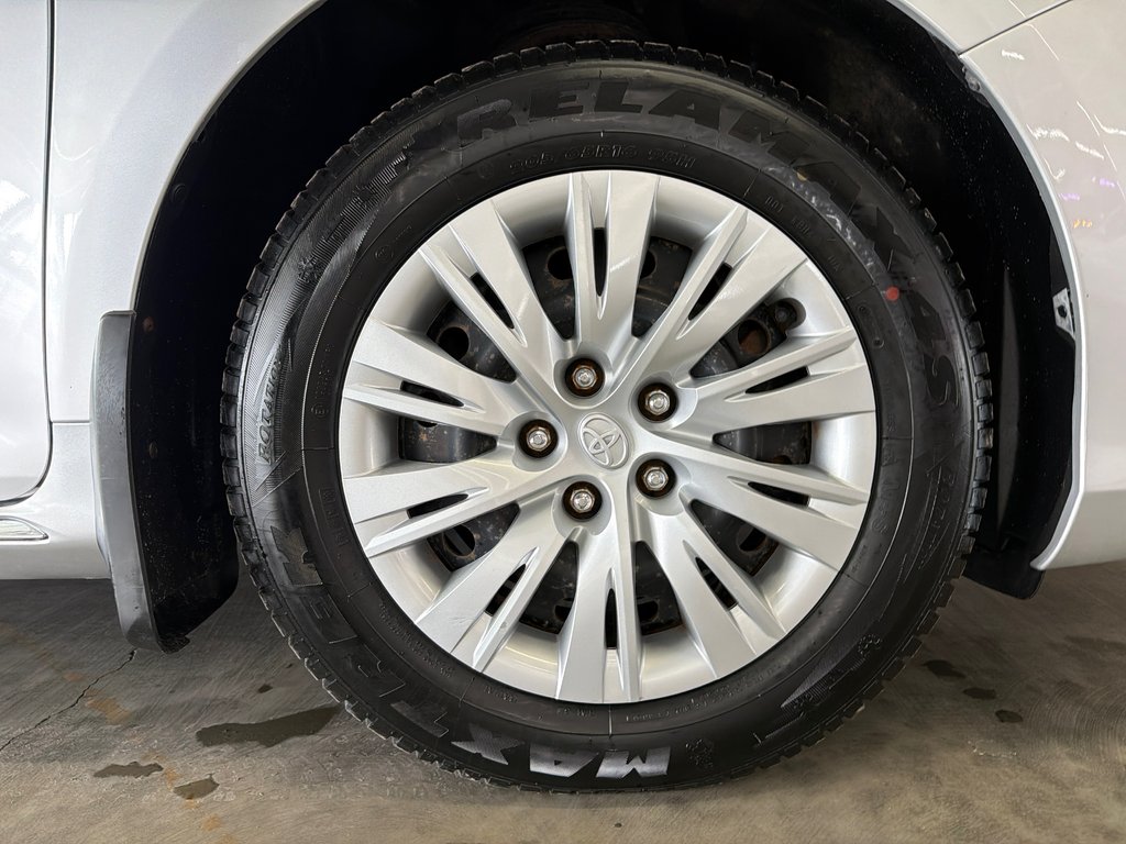 Toyota Camry Hybrid LE 2013 à Saint-Jean-Sur-Richelieu, Québec - 25 - w1024h768px
