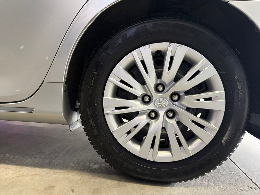 Toyota Camry Hybrid LE 2013 à Saint-Jean-Sur-Richelieu, Québec - 27 - w1024h768px