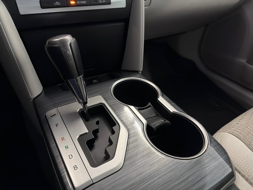 Toyota Camry Hybrid LE 2013 à Saint-Jean-Sur-Richelieu, Québec - 20 - w1024h768px