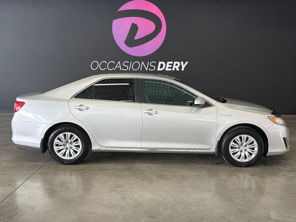 Toyota Camry Hybrid LE 2013 à Saint-Jean-Sur-Richelieu, Québec - 1 - w1024h768px