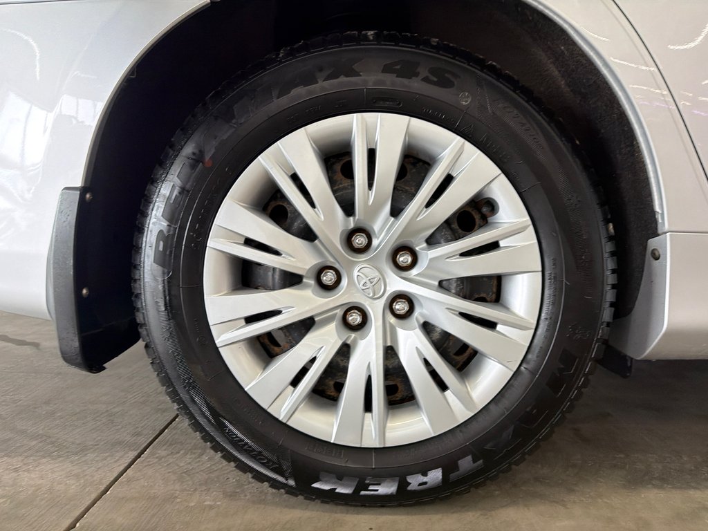 Toyota Camry Hybrid LE 2013 à Saint-Jean-Sur-Richelieu, Québec - 24 - w1024h768px