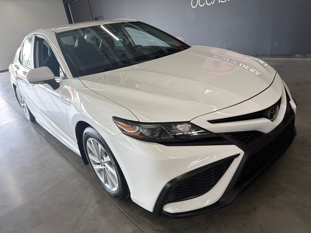 2022 Toyota Camry SE in Saint-Jean-Sur-Richelieu, Quebec - 2 - w1024h768px