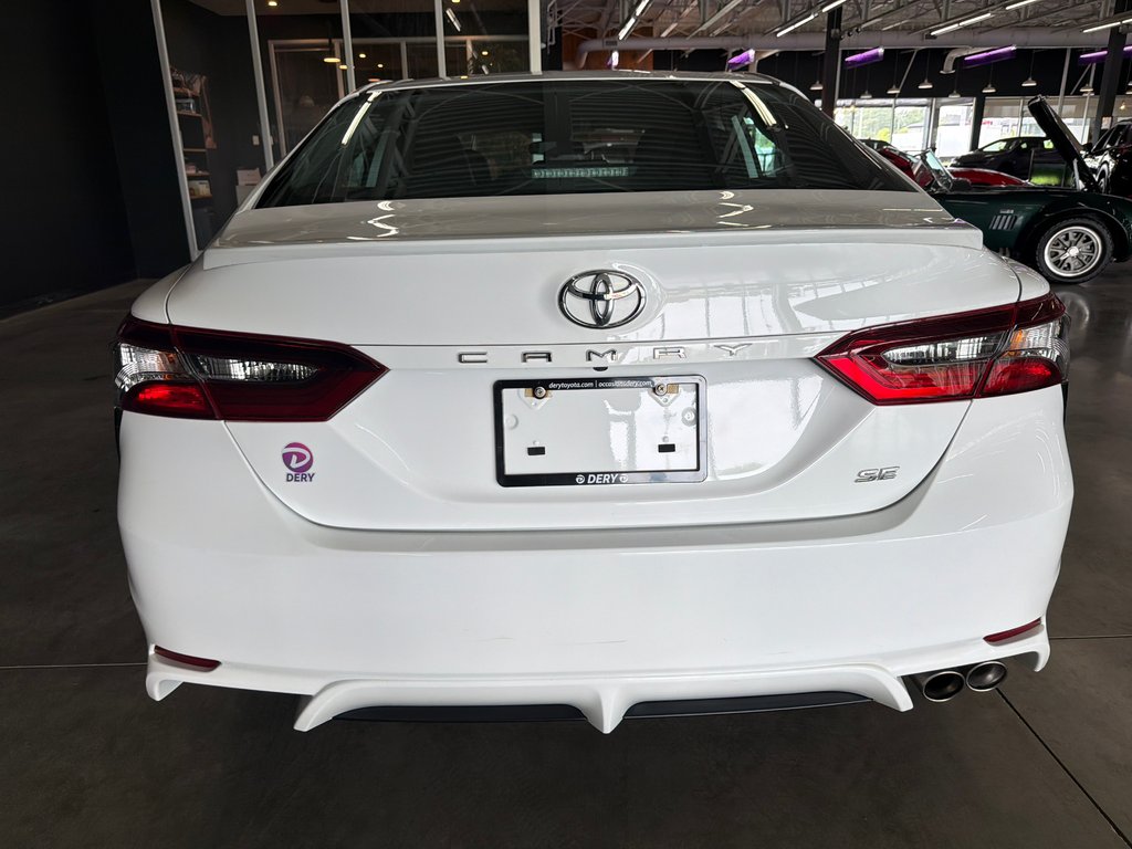 2022 Toyota Camry SE in Saint-Jean-Sur-Richelieu, Quebec - 5 - w1024h768px