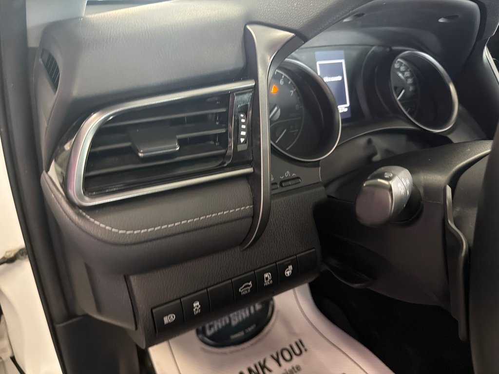 2022 Toyota Camry SE in Saint-Jean-Sur-Richelieu, Quebec - 11 - w1024h768px