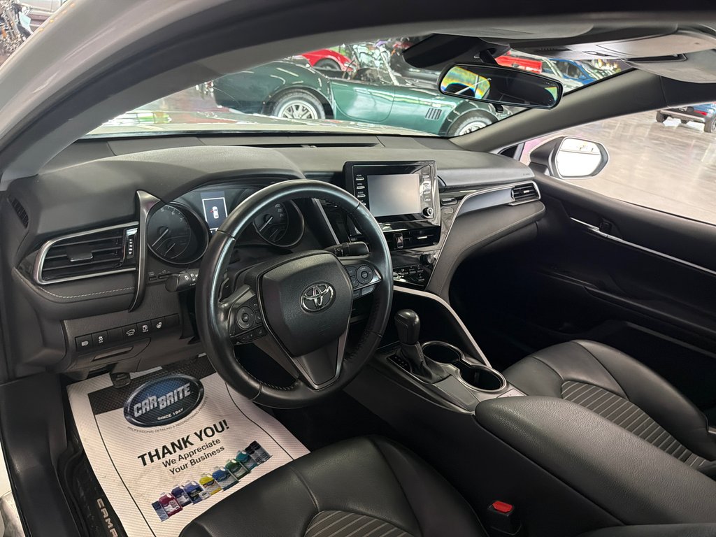 2022 Toyota Camry SE in Saint-Jean-Sur-Richelieu, Quebec - 8 - w1024h768px
