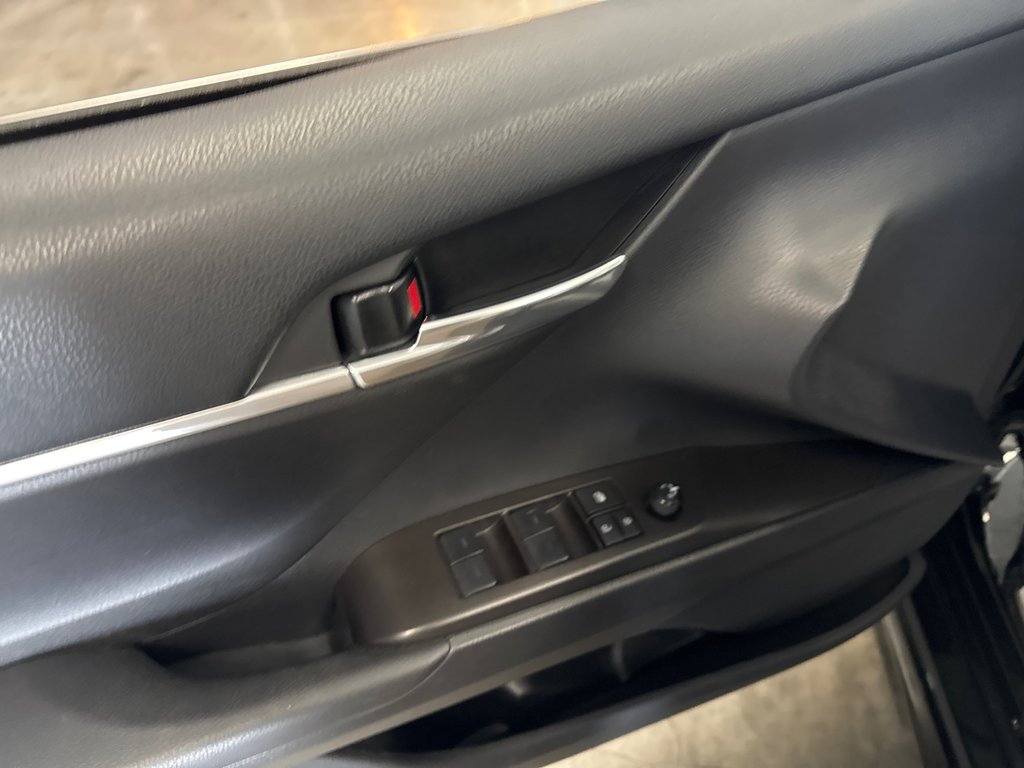 2023 Toyota Camry SE in Saint-Jean-Sur-Richelieu, Quebec - 12 - w1024h768px