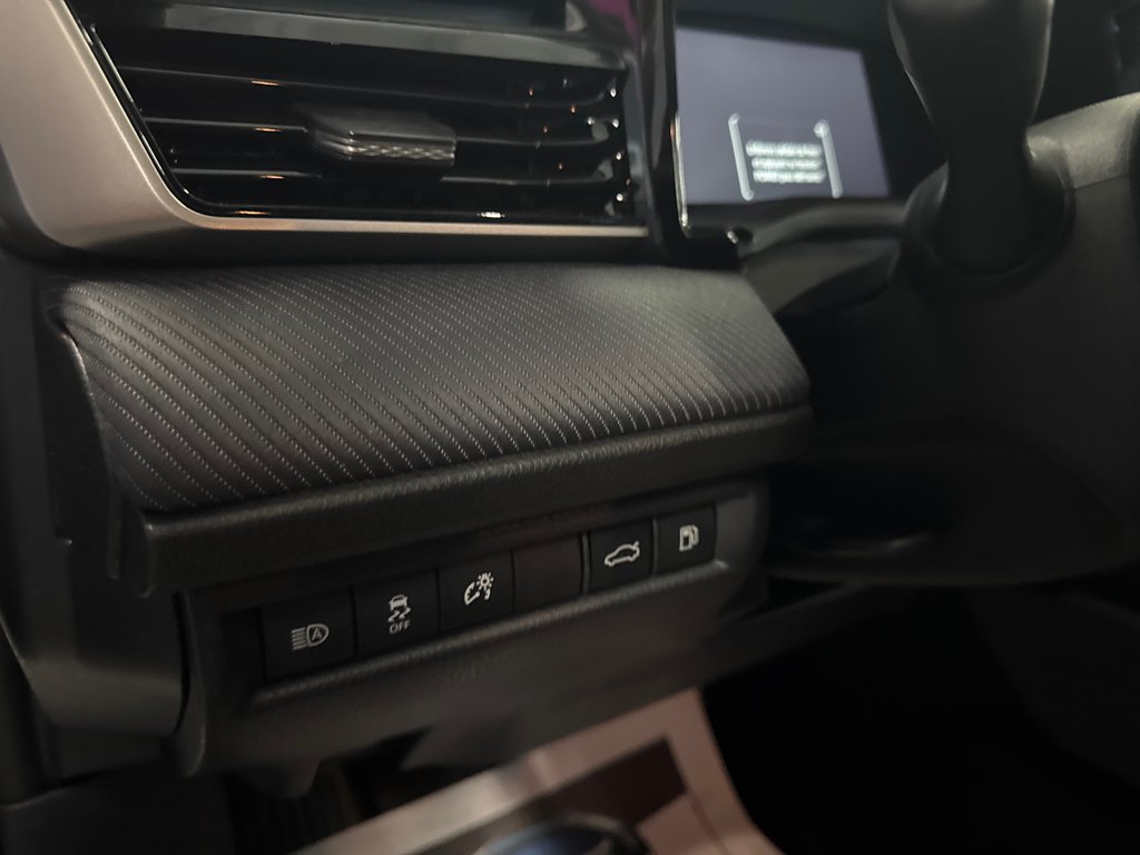 2025 Toyota Camry SE in Saint-Jean-Sur-Richelieu, Quebec - 14 - w1024h768px