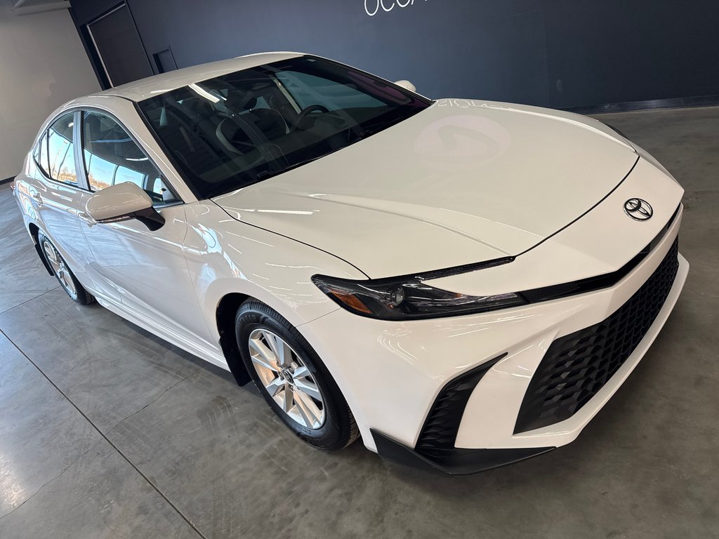 2025 Toyota Camry SE in Saint-Jean-Sur-Richelieu, Quebec - 2 - w1024h768px