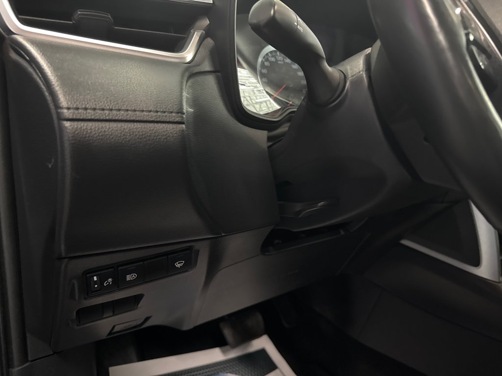 Toyota COROLLA CROSS LE 2022 à Saint-Jean-Sur-Richelieu, Québec - 10 - w1024h768px