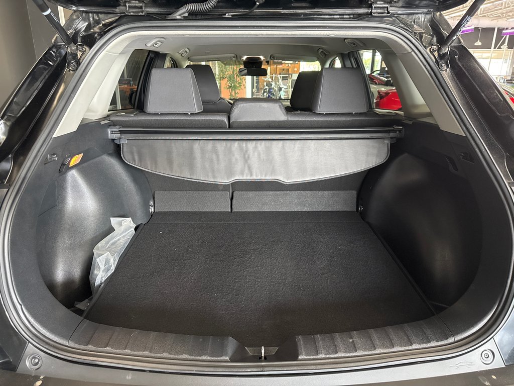 Toyota COROLLA CROSS LE 2022 à Saint-Jean-Sur-Richelieu, Québec - 6 - w1024h768px