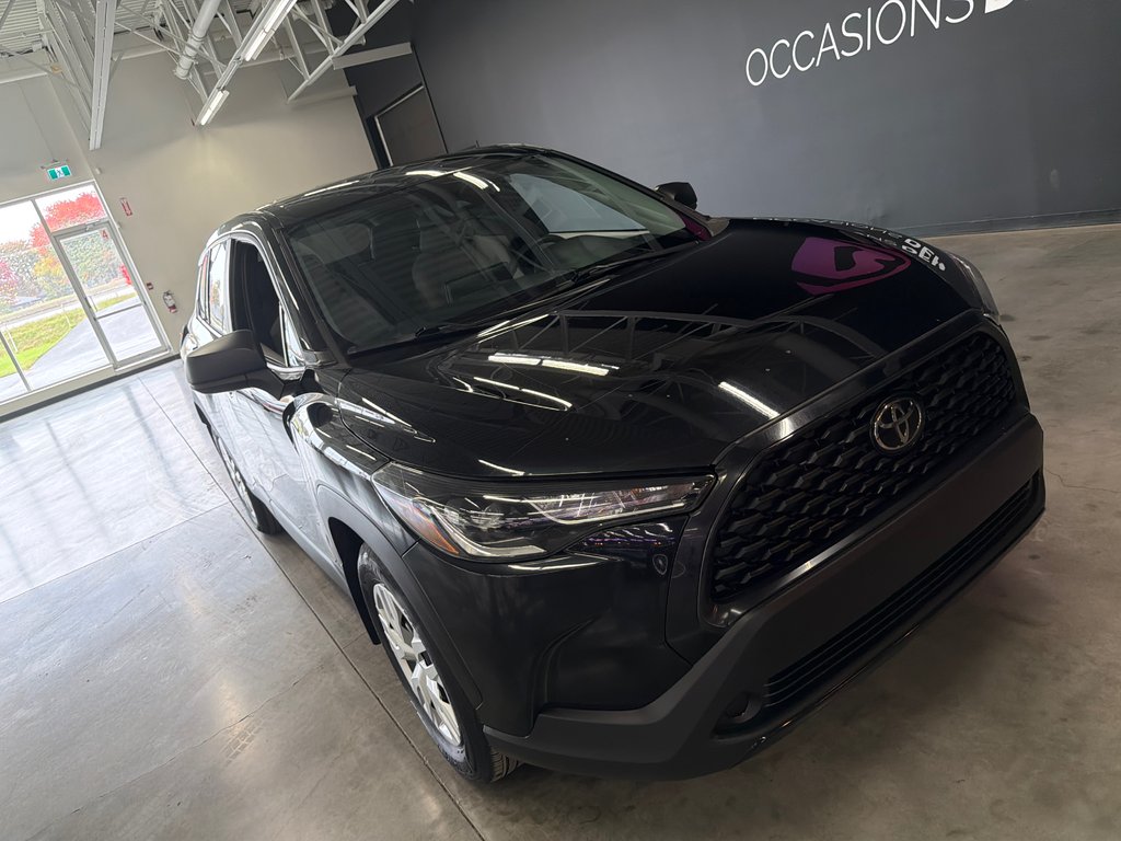 2022 Toyota Corolla Cross L in Saint-Jean-Sur-Richelieu, Quebec - 2 - w1024h768px
