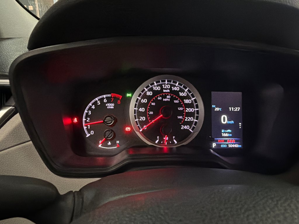 2022 Toyota Corolla Cross L in Saint-Jean-Sur-Richelieu, Quebec - 14 - w1024h768px