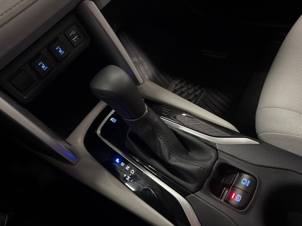 2022 Toyota Corolla Cross L in Saint-Jean-Sur-Richelieu, Quebec - 15 - w1024h768px