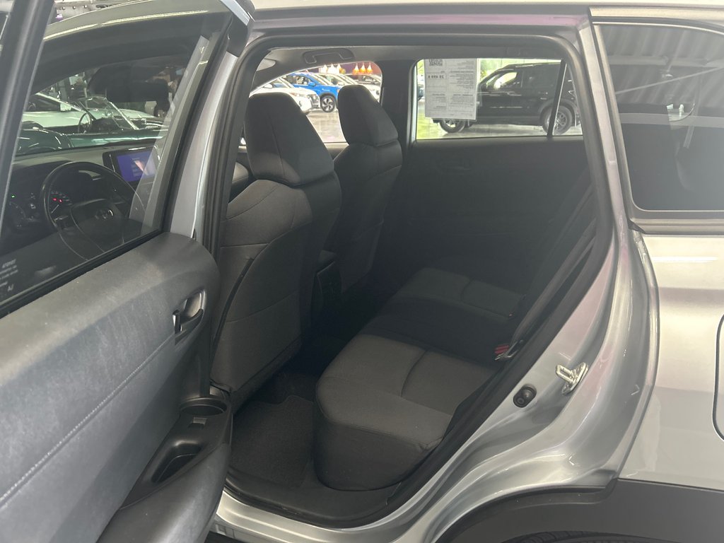 2023 Toyota Corolla Cross LE in Saint-Jean-Sur-Richelieu, Quebec - 16 - w1024h768px