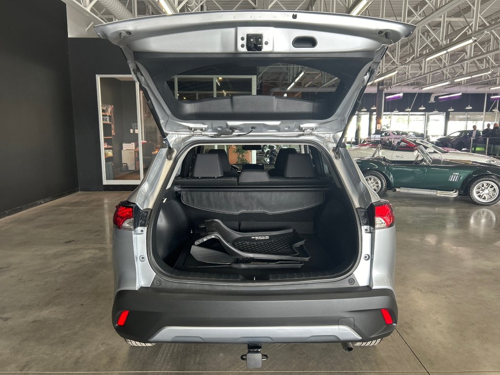 2023 Toyota Corolla Cross LE in Saint-Jean-Sur-Richelieu, Quebec - 7 - w1024h768px