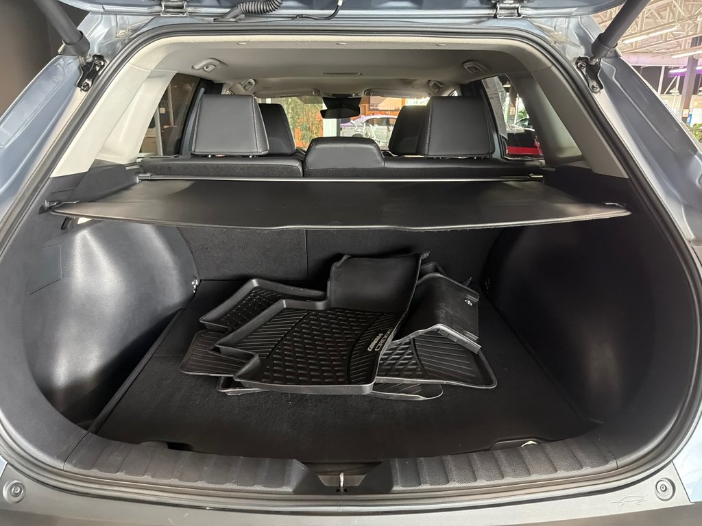 Toyota Corolla Cross XLE 2023 à Saint-Jean-Sur-Richelieu, Québec - 8 - w1024h768px