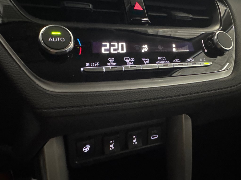 2025 Toyota COROLLA CROSS LE in Saint-Jean-Sur-Richelieu, Quebec - 14 - w1024h768px