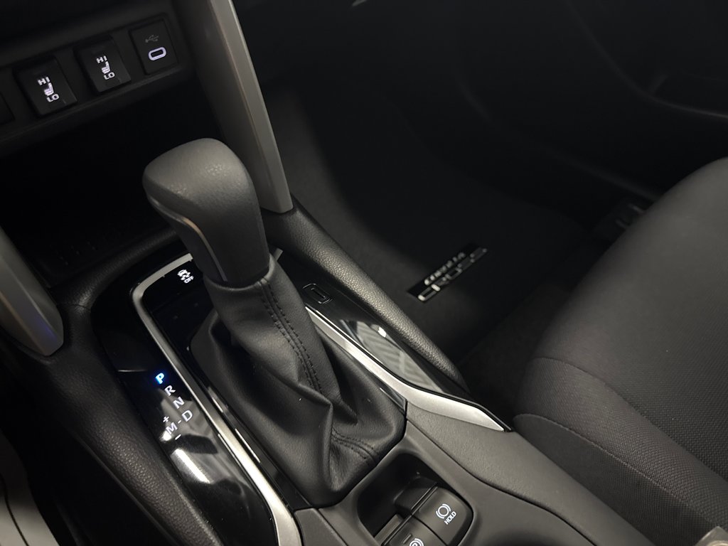 2025 Toyota COROLLA CROSS LE in Saint-Jean-Sur-Richelieu, Quebec - 15 - w1024h768px