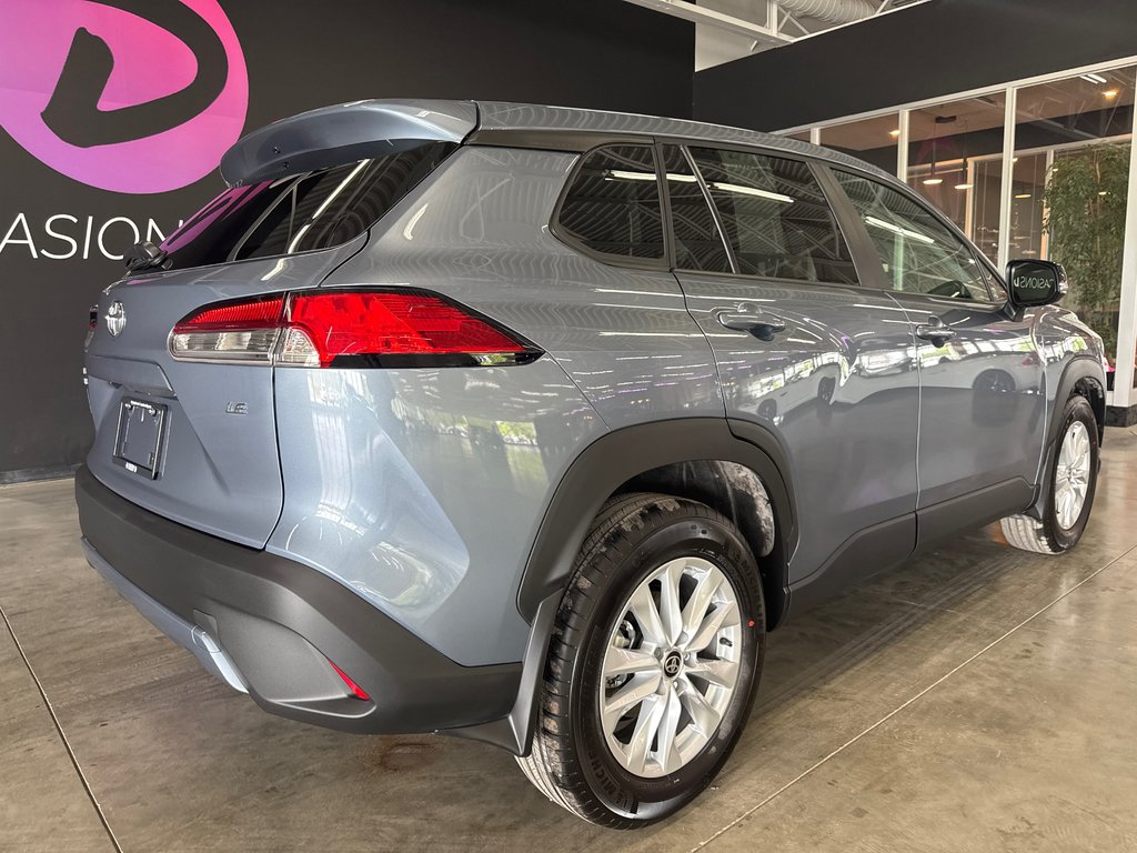 2025 Toyota COROLLA CROSS LE in Saint-Jean-Sur-Richelieu, Quebec - 4 - w1024h768px