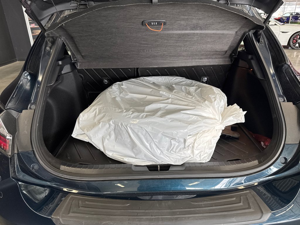 2019 Toyota Corolla Hatchback SE GROUPE AMÉLIORÉ in Saint-Jean-Sur-Richelieu, Quebec - 6 - w1024h768px