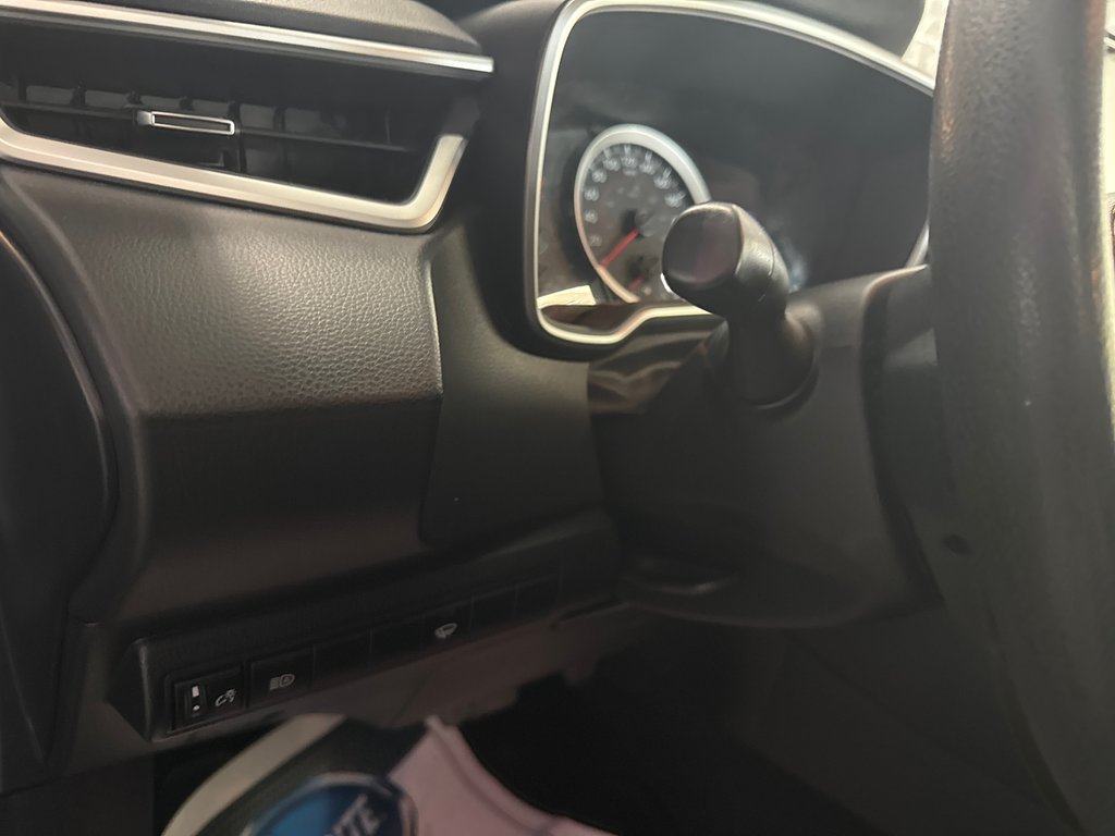 2020 Toyota Corolla Hatchback BASE in Saint-Jean-Sur-Richelieu, Quebec - 10 - w1024h768px