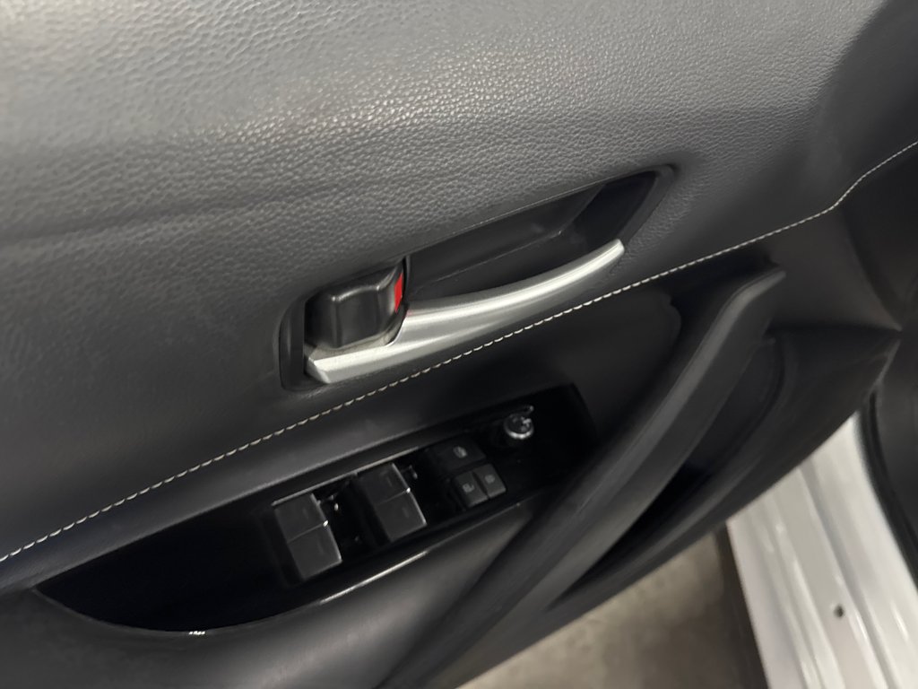 Toyota Corolla Hatchback SE 2021 à Saint-Jean-Sur-Richelieu, Québec - 12 - w1024h768px