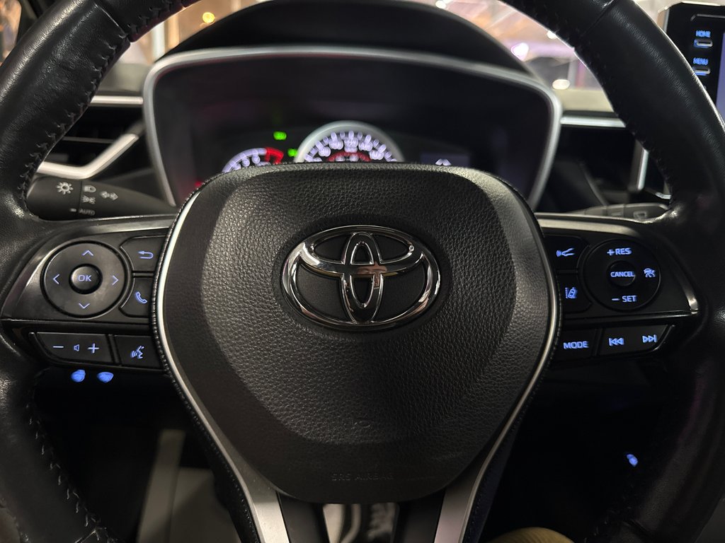 2021 Toyota Corolla Hatchback SE in Saint-Jean-Sur-Richelieu, Quebec - 13 - w1024h768px