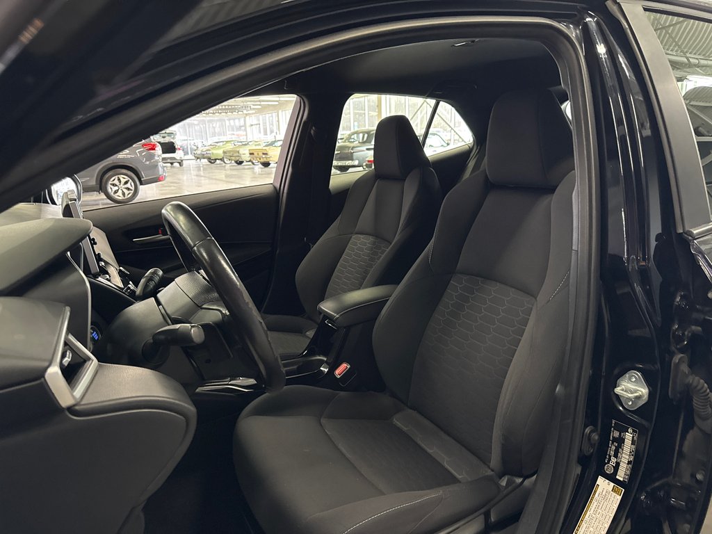 2021 Toyota Corolla Hatchback SE in Saint-Jean-Sur-Richelieu, Quebec - 7 - w1024h768px
