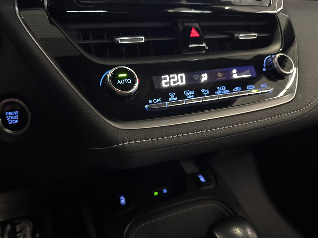 2021 Toyota Corolla Hatchback SE in Saint-Jean-Sur-Richelieu, Quebec - 16 - w1024h768px