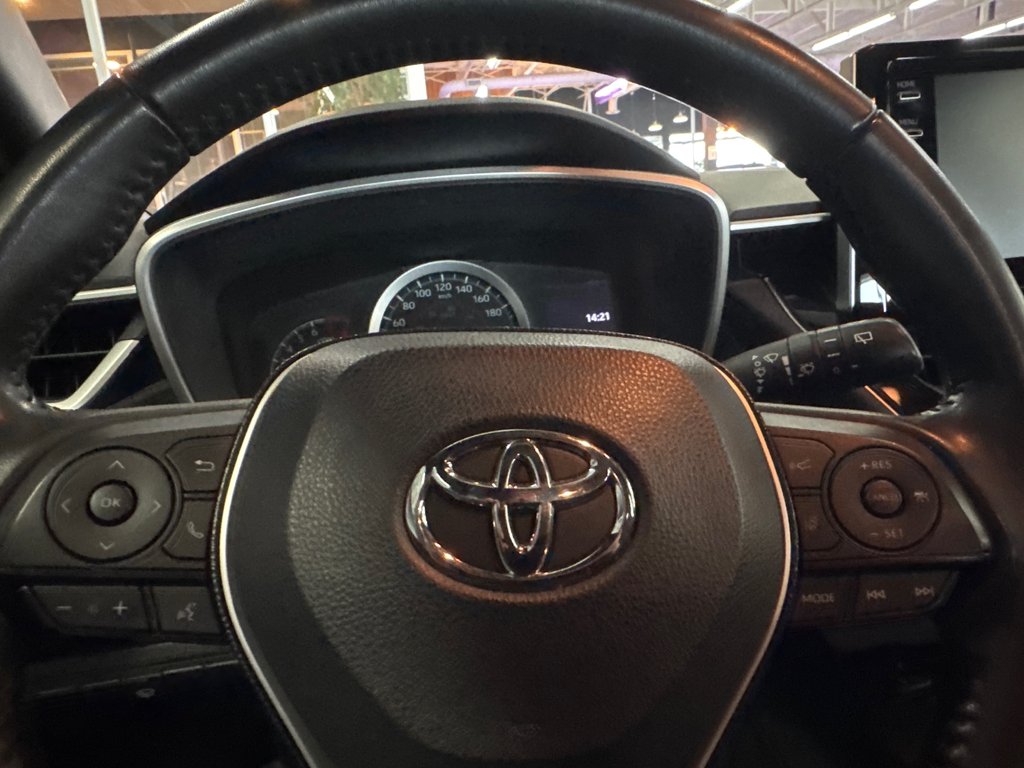 2021 Toyota Corolla Hatchback SE in Saint-Jean-Sur-Richelieu, Quebec - 13 - w1024h768px