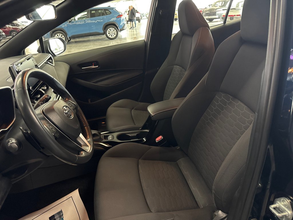 2021 Toyota Corolla Hatchback SE in Saint-Jean-Sur-Richelieu, Quebec - 9 - w1024h768px
