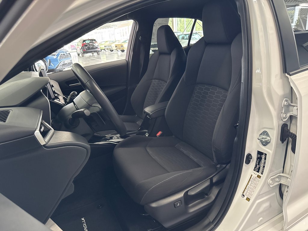 2021 Toyota Corolla Hatchback SE in Saint-Jean-Sur-Richelieu, Quebec - 9 - w1024h768px