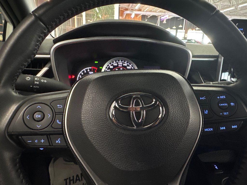 2021 Toyota Corolla Hatchback SE in Saint-Jean-Sur-Richelieu, Quebec - 13 - w1024h768px
