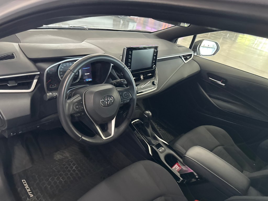 2022 Toyota Corolla Hatchback SE in Saint-Jean-Sur-Richelieu, Quebec - 9 - w1024h768px