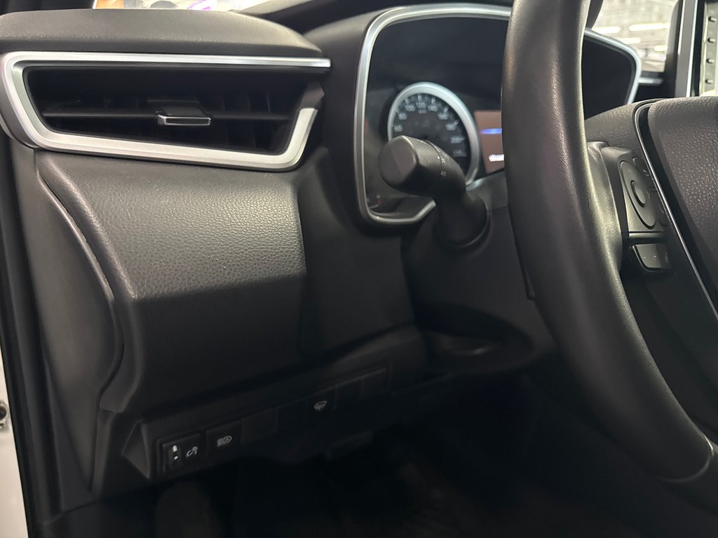 2022 Toyota Corolla Hatchback SE in Saint-Jean-Sur-Richelieu, Quebec - 11 - w1024h768px