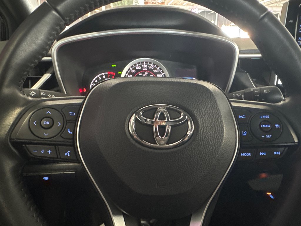 2022 Toyota Corolla Hatchback SE in Saint-Jean-Sur-Richelieu, Quebec - 15 - w1024h768px