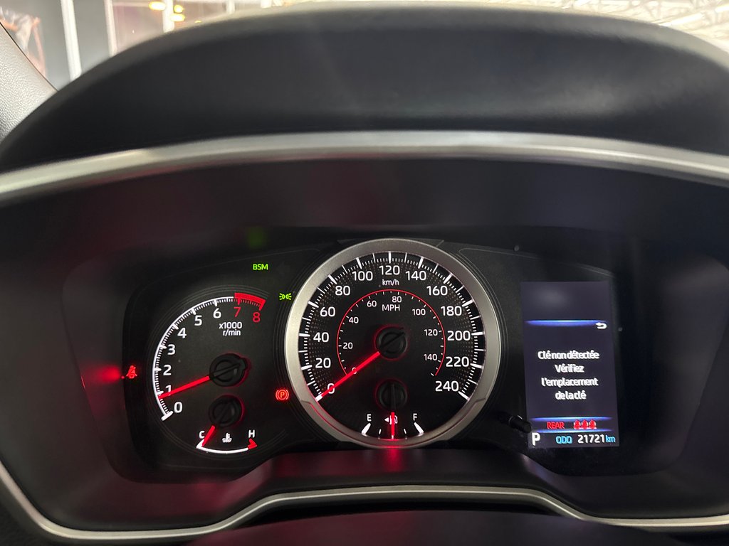 2022 Toyota Corolla Hatchback SE in Saint-Jean-Sur-Richelieu, Quebec - 16 - w1024h768px