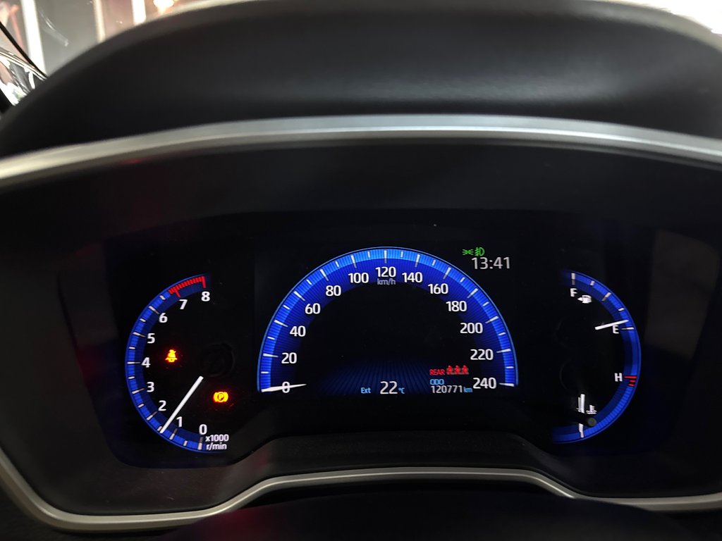 2022 Toyota Corolla Hatchback XSE in Saint-Jean-Sur-Richelieu, Quebec - 15 - w1024h768px