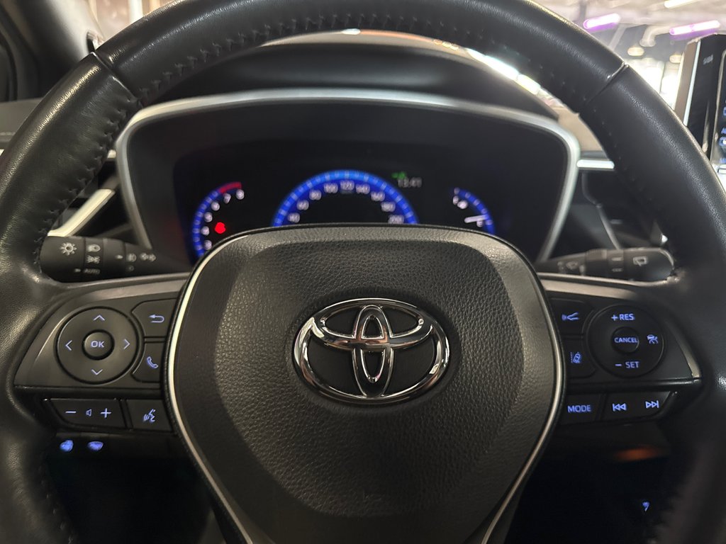 2022 Toyota Corolla Hatchback XSE in Saint-Jean-Sur-Richelieu, Quebec - 16 - w1024h768px
