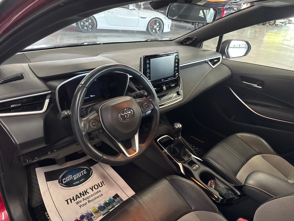 2022 Toyota Corolla Hatchback XSE in Saint-Jean-Sur-Richelieu, Quebec - 10 - w1024h768px