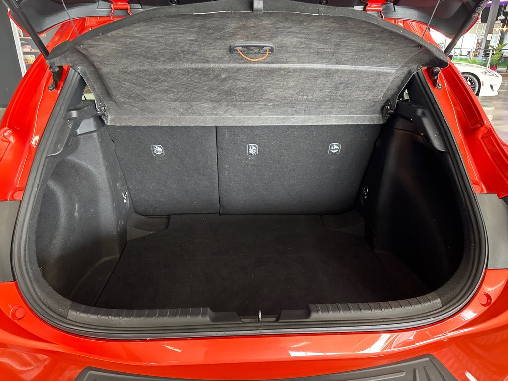 2024 Toyota Corolla Hatchback XSE in Saint-Jean-Sur-Richelieu, Quebec - 7 - w1024h768px