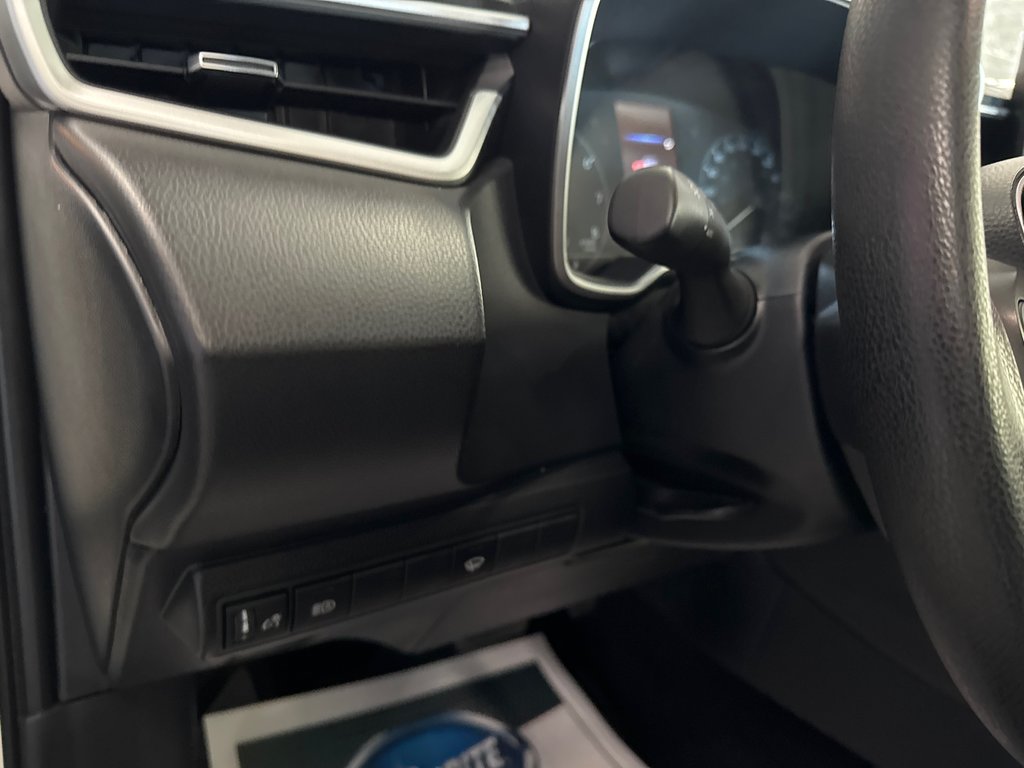 Toyota Corolla Hatchback SE 2025 à Saint-Jean-Sur-Richelieu, Québec - 12 - w1024h768px