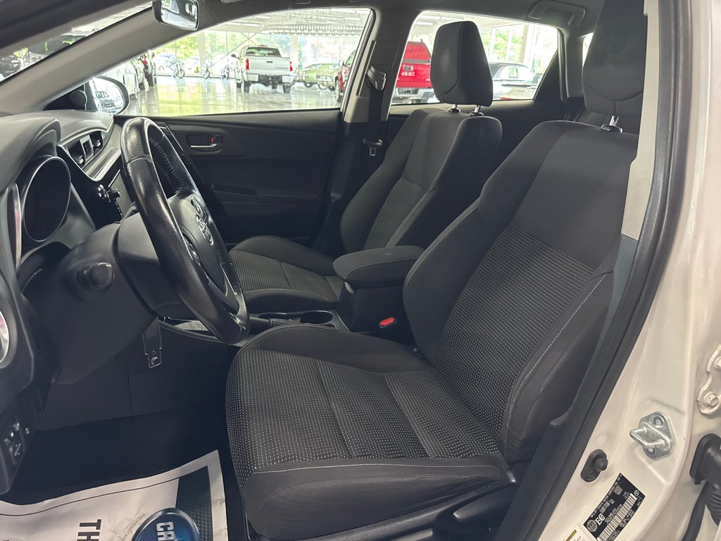 2017 Toyota Corolla iM in Saint-Jean-Sur-Richelieu, Quebec - 9 - w1024h768px