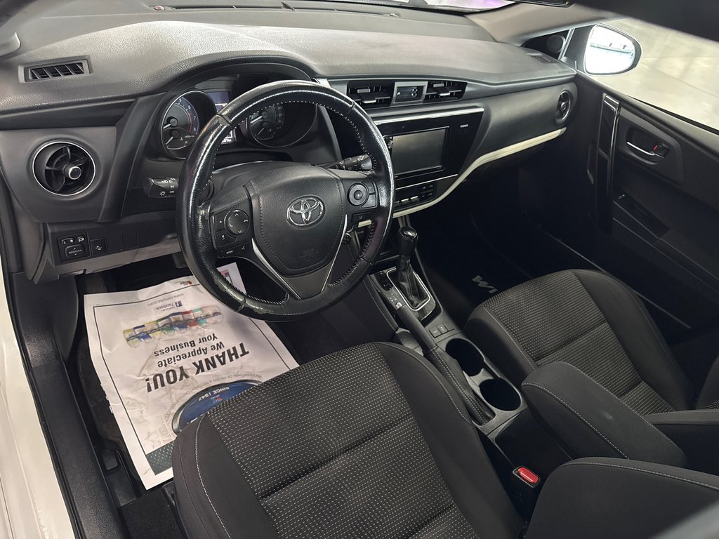 2017 Toyota Corolla iM in Saint-Jean-Sur-Richelieu, Quebec - 10 - w1024h768px