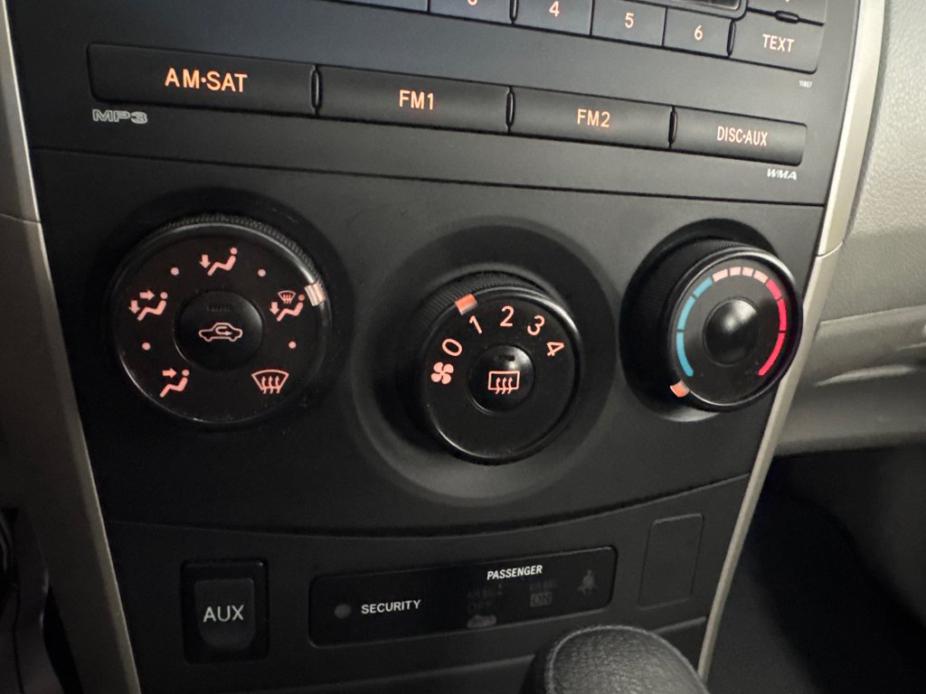 2012 Toyota Corolla CE in Saint-Jean-Sur-Richelieu, Quebec - 16 - w1024h768px