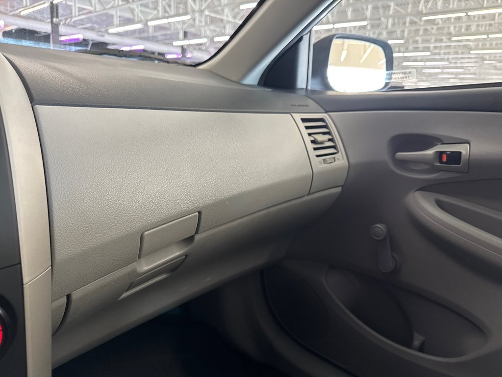 2012 Toyota Corolla CE in Saint-Jean-Sur-Richelieu, Quebec - 18 - w1024h768px