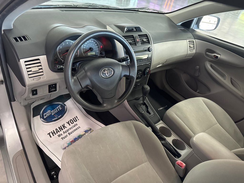 2012 Toyota Corolla CE in Saint-Jean-Sur-Richelieu, Quebec - 10 - w1024h768px